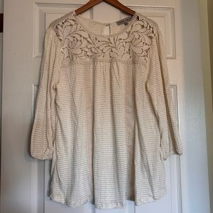 Francesca’s Cream Crochet Lace Speckled Top Blouse Size Large